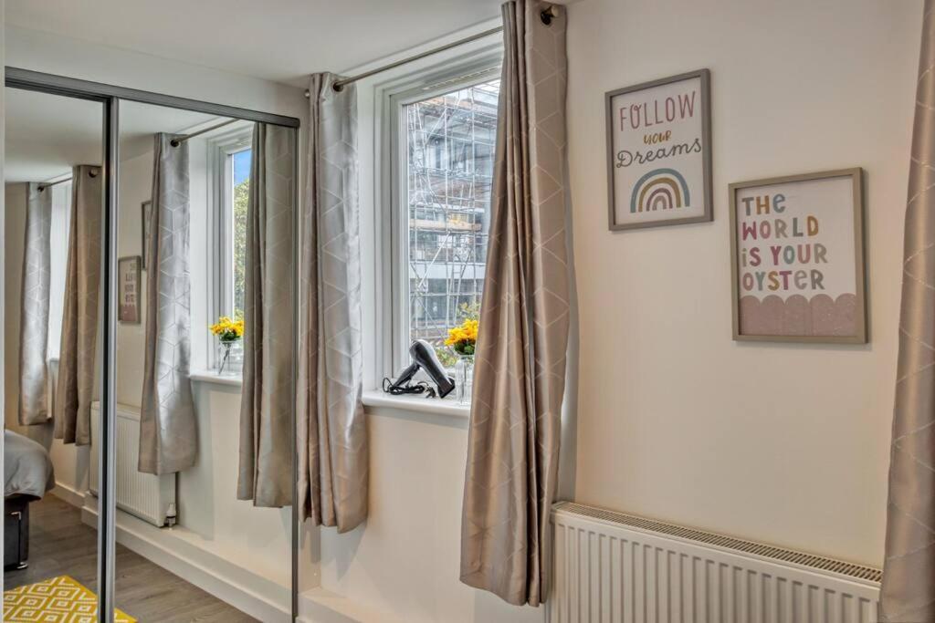 Hidden Gem In Battersea W/ Free Parking Apartment ลอนดอน ภายนอก รูปภาพ