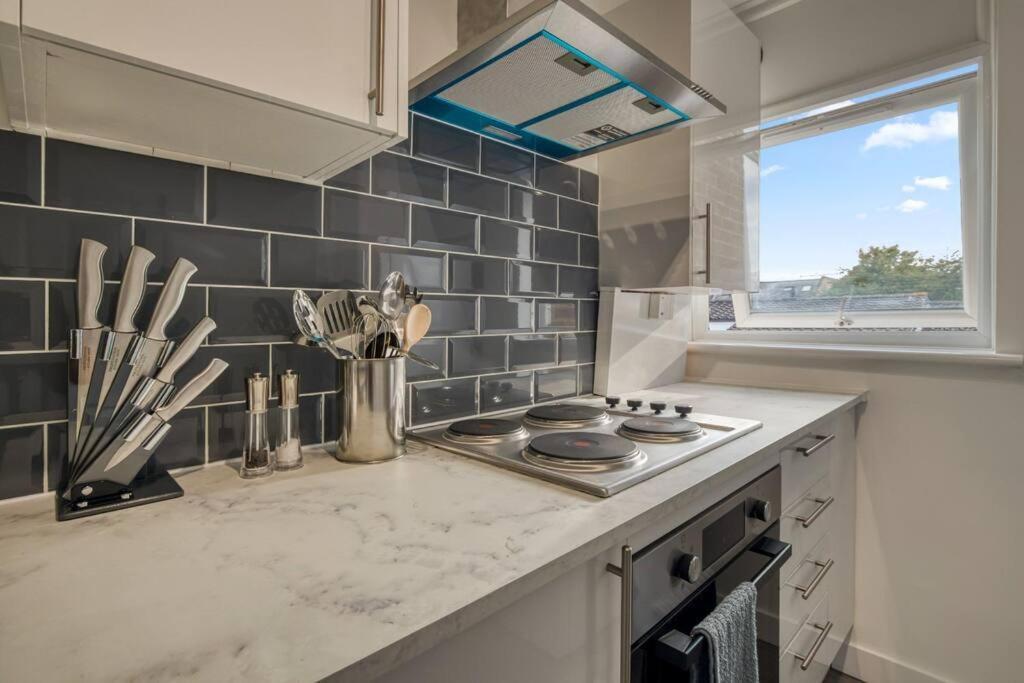 Hidden Gem In Battersea W/ Free Parking Apartment ลอนดอน ภายนอก รูปภาพ