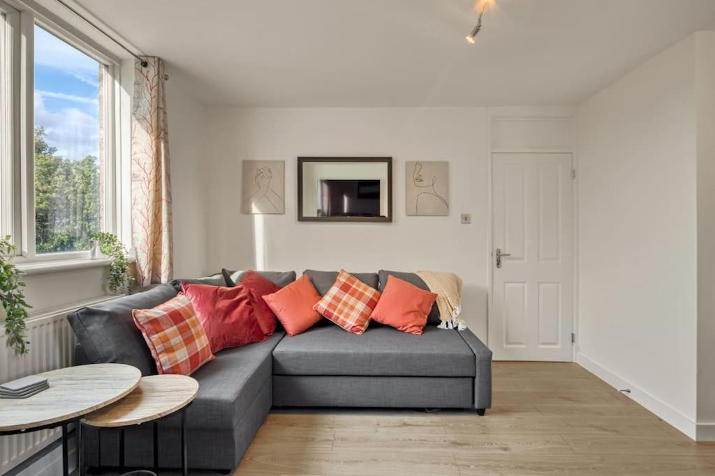 Hidden Gem In Battersea W/ Free Parking Apartment ลอนดอน ภายนอก รูปภาพ
